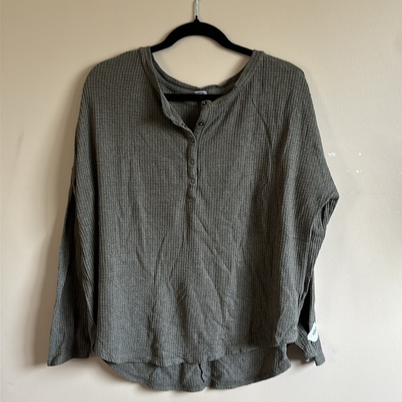 Old Navy olive green long sleeve sweater L - Picture 2 of 5